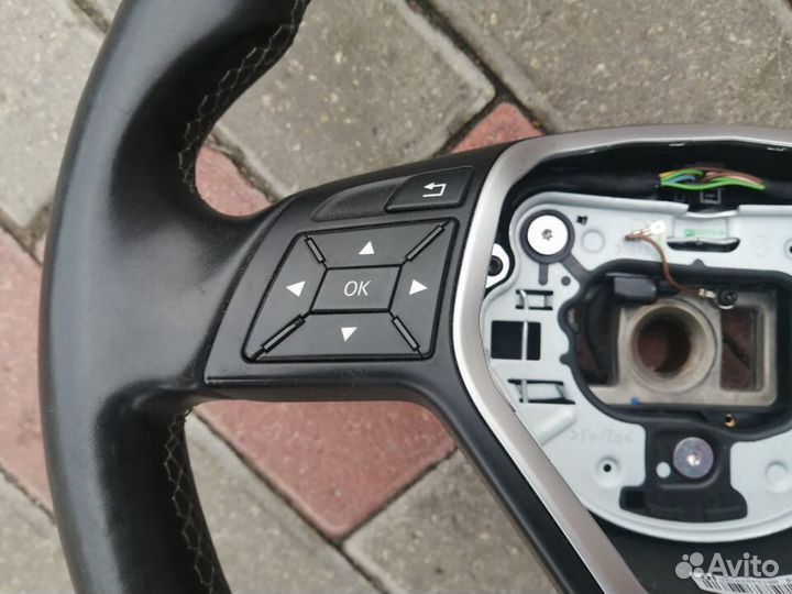 Мульти Руль Мерседес GLK X204 Дефект на фото