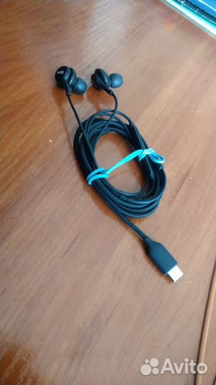 Проводные наушники