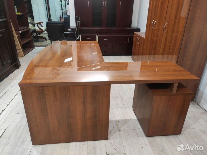 Кабинет руководителя (4 предмета) левый б/у Шатура