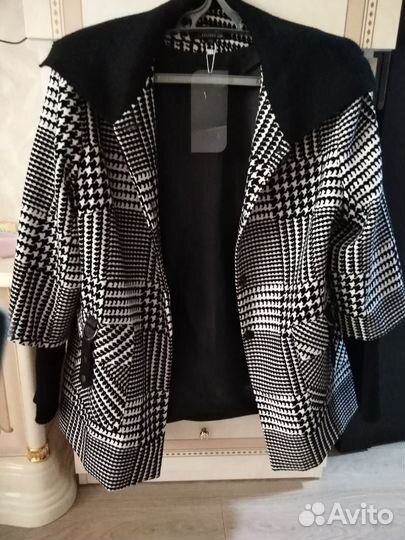 Легкое полупальто (ветровка), на подкладке, новая