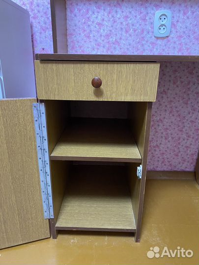 Письменный стол