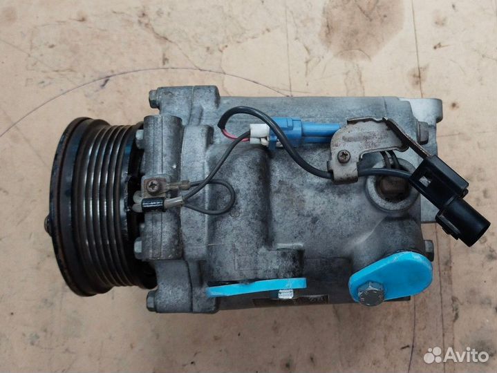 Компрессор кондиционера 7813А068