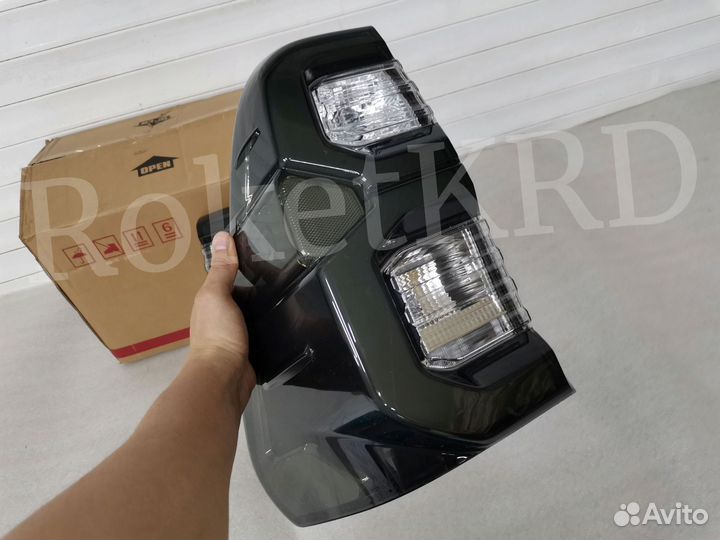 Задние фонари Toyota Hilux c 16 г стиль 2020 г