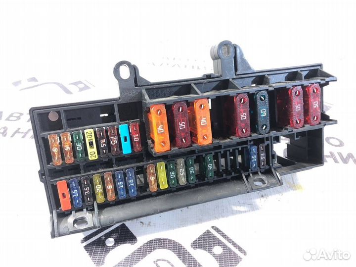 Блок предохранителей Bmw 7 E66 N73B60 2003