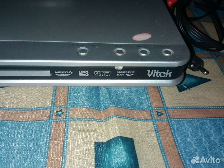 DVD плеер Vitek VT-4072SR