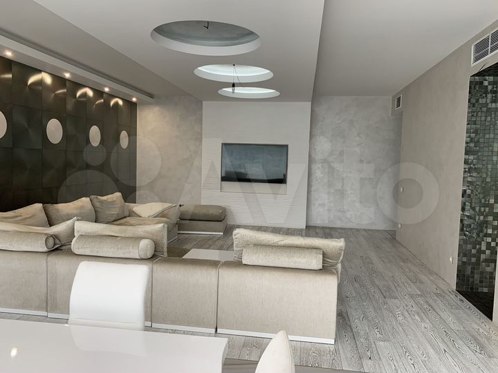 Таунхаус 450 м² на участке 6 га