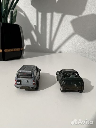 Машинки Toyota Land Cruiser и RAV4
