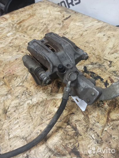 Тормозной суппорт задний левый Suzuki Kizashi