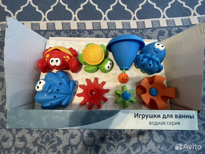 Игрушки для купания в ванной