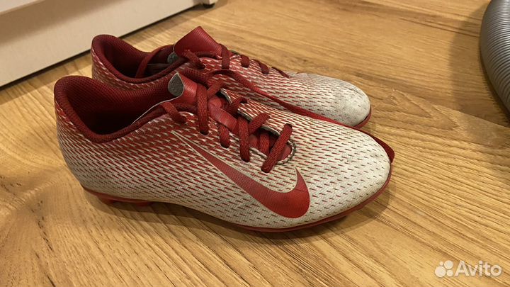 Футбольные бутсы nike 33