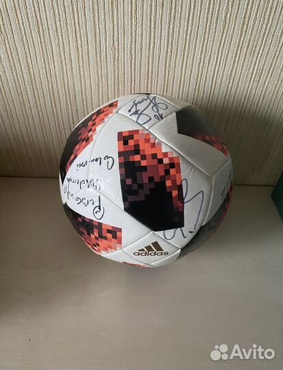 Футбольный мяч с автографами Вальдеррама
