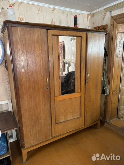 Антикварный шкаф СССР