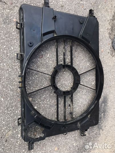 Диффузор вентилятора охлаждения Шевроле cruze