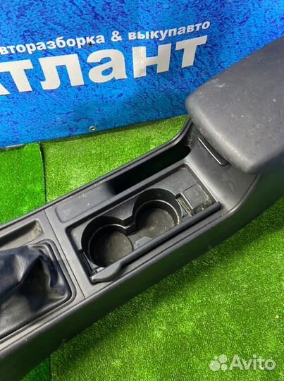 Подлокотник Mazda 3 BK Z6 2009