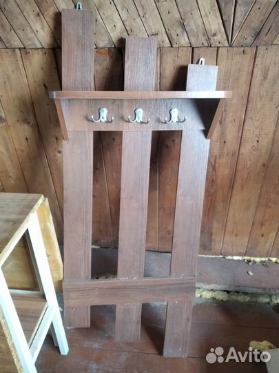 Вешалка навесная