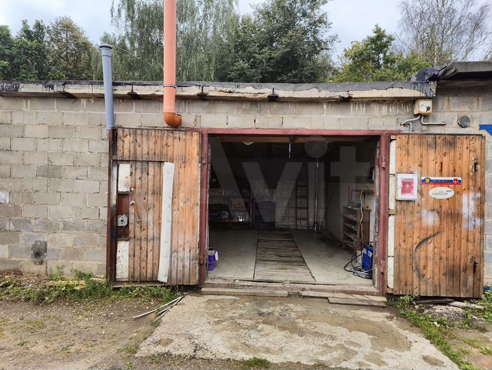 Гараж, > 30 м²