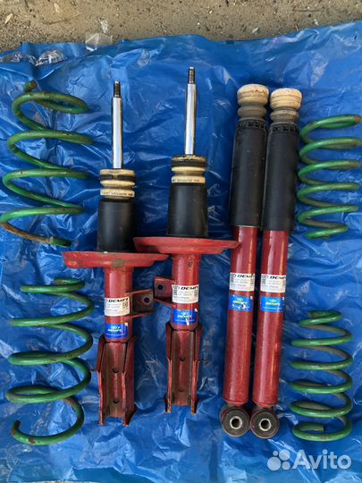 Продаю комплект стоек с пружинами