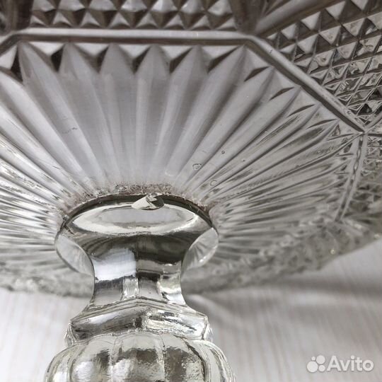 Ваза на ножке старинная