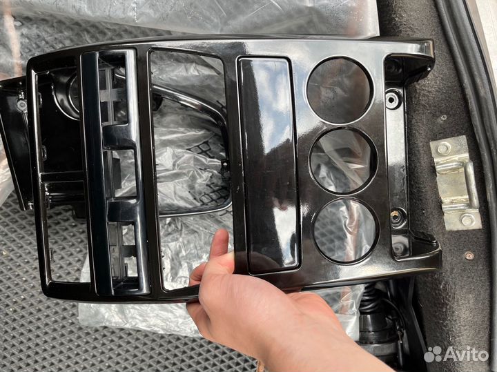 Центральная консоль и подстаканник priora 2