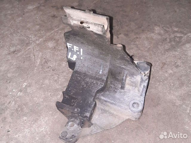 Кронштейн крепления генератора ford focus 1 1.8