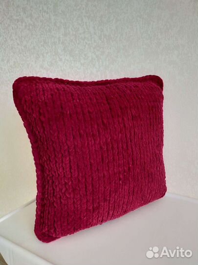 Подушка вязанная