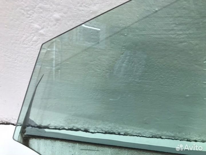 Стекло двери переднее левое Mercedes W212 2.2 CDI