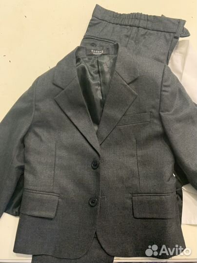 Школьный костюм новый