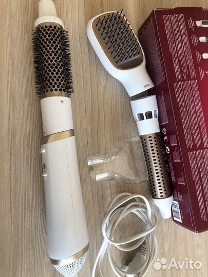 Фен-щетка Philips Essential Care HP8663