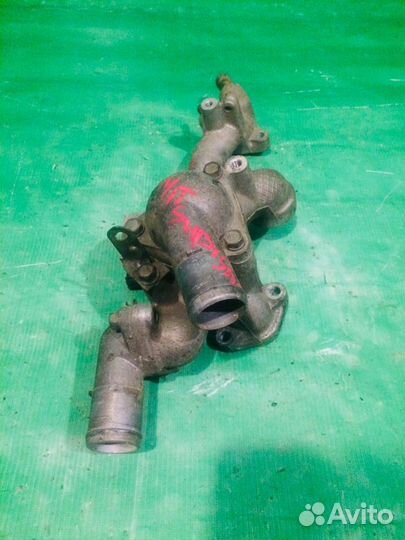 Кожух термостата Mitsubishi Diamante