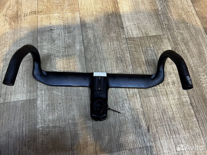 Карбоновый шоссейный руль