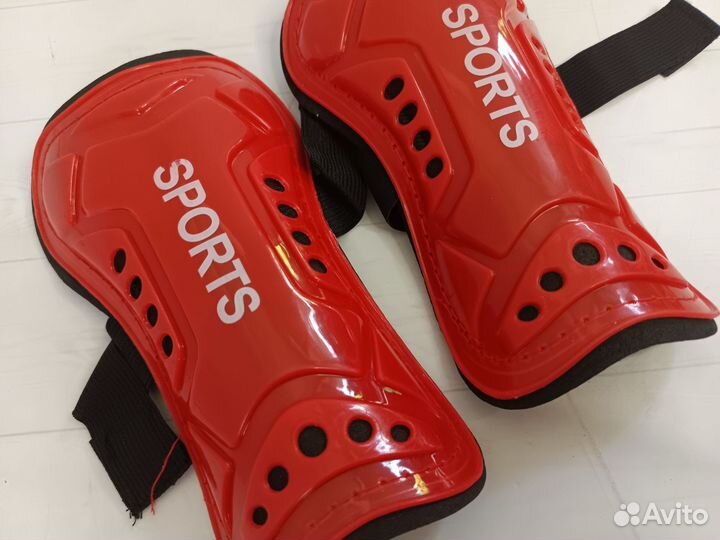 Щитки футбольные