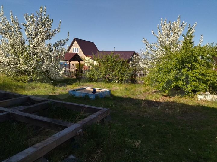 Дача 24 м² на участке 8 сот.