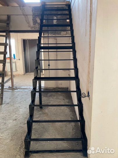 Лестница от производителя. Металлокаркас