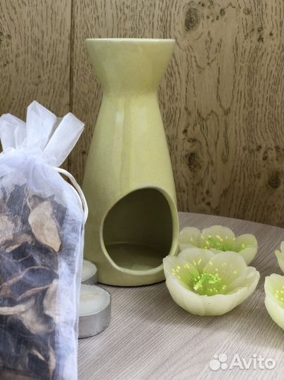 Набор свечей с подсвечником