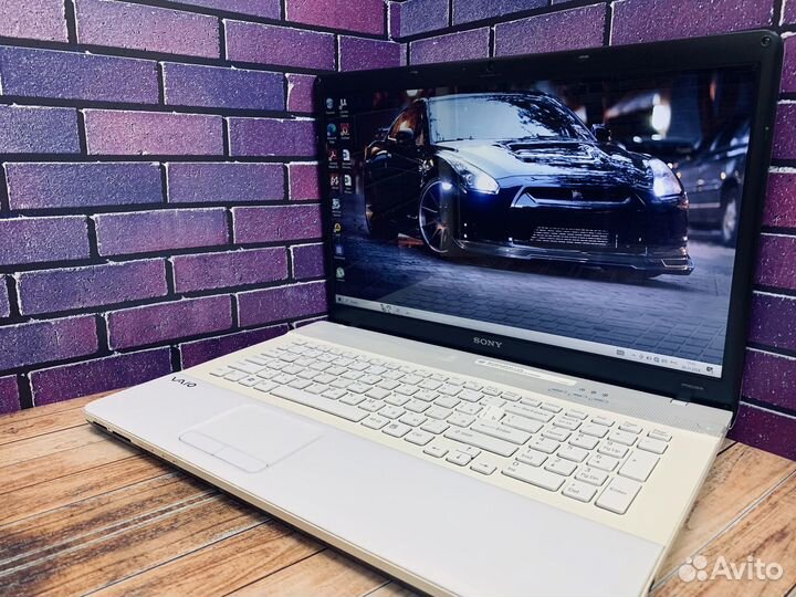 Огромный ноутбук Sony Vaio 17.3 Для всех задач