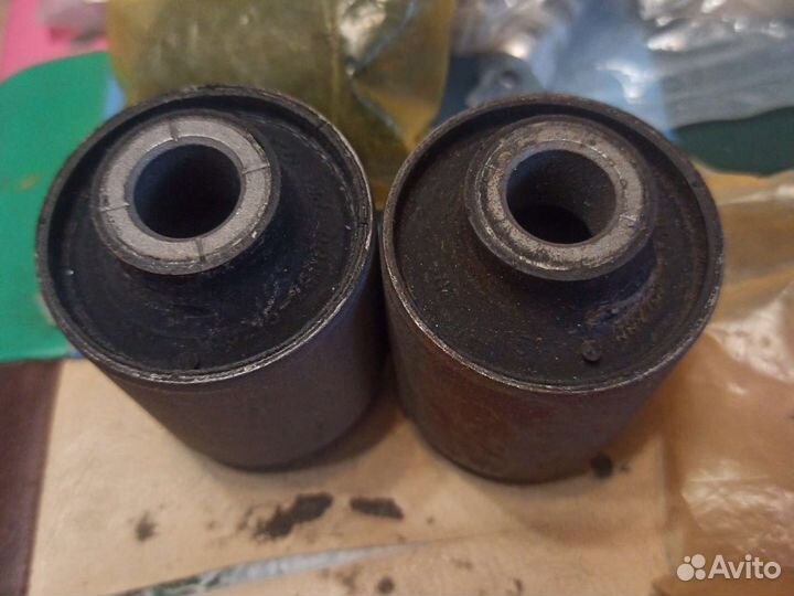 Сайлентблок рычага заднего нижний 552152G000