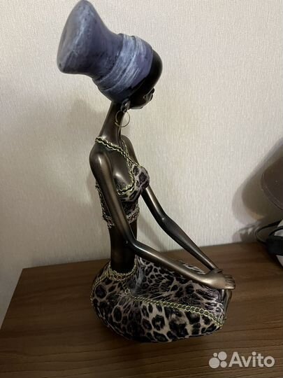 Статуэтка негритянка