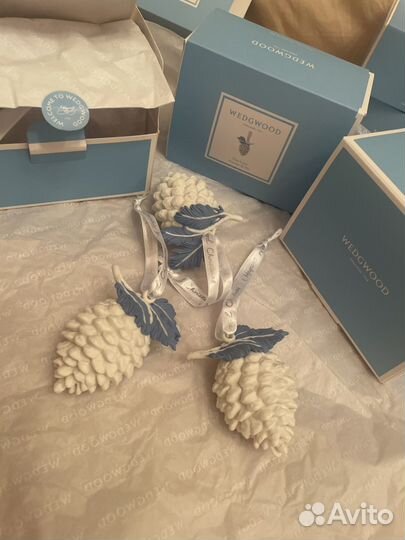 Wedgwood елочная игрушка шишка