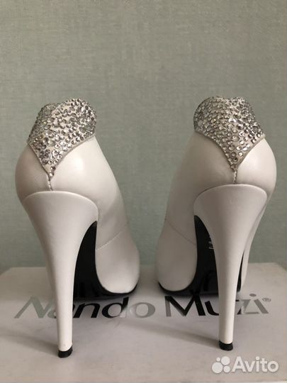 Туфли белые