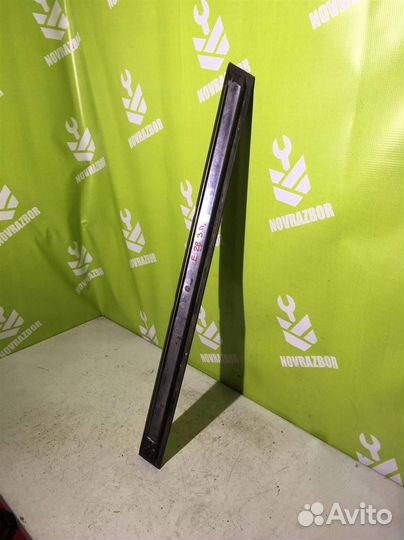 Молдинг задней правой двери бмв Е28