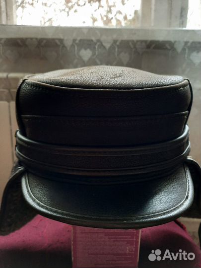 Зимняя мужская шапка