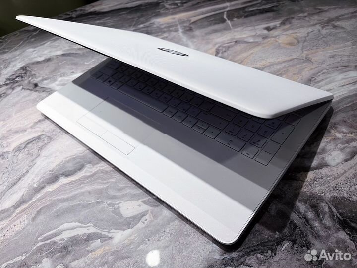 HP A10 9600p/Radeon R7/RAM 8gb/SSD