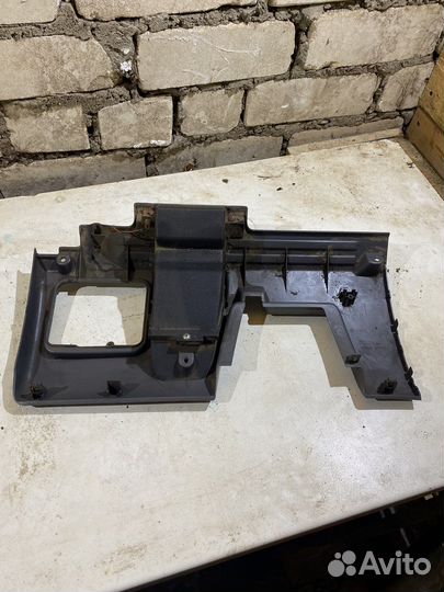 Накладка торпеды подрулевая Nissan Almera N15