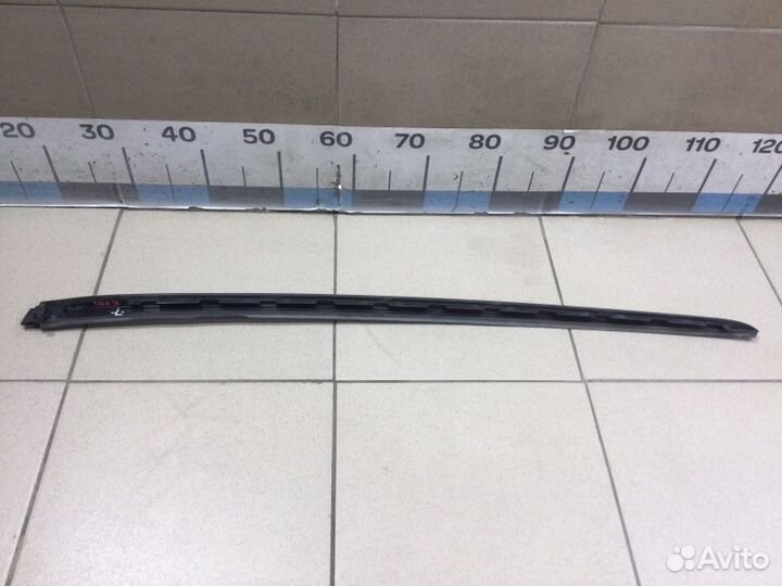 Молдинг лобового стекла левый Kia Ceed универсал