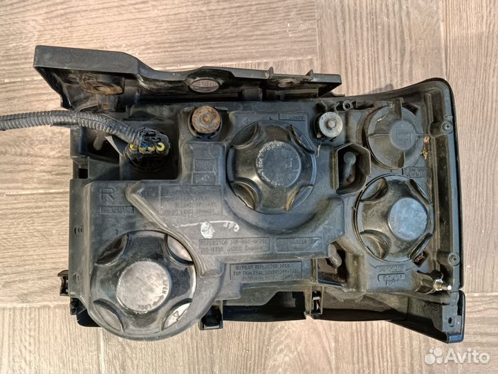 Фара передняя правая Land Rover Discovery 2