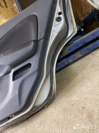 Дверь задняя правая Nissan Almera N16