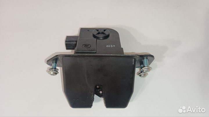 Замок багажника Carnival