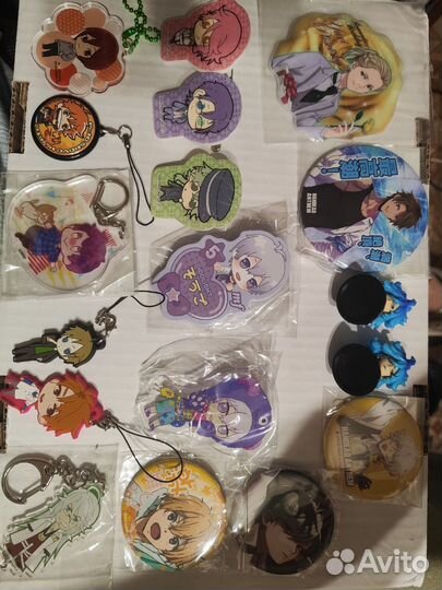 Аниме мерч, аниме значки, брелки аниме