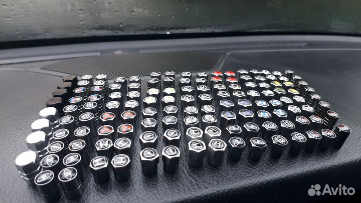 Колпачки на ниппеля с маркой авто