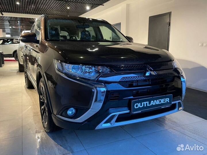 Mitsubishi Outlander 2.0 CVT, 2022